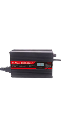 מטען חכם 64v 4A לסוללות ליתיום עם תצוגת LED והגנות מתקדמות